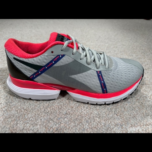 Diadora Mythos Blushield Elite Hip Mens Size 11 Gray Running Shoes Sneakers - Picture 3 of 7